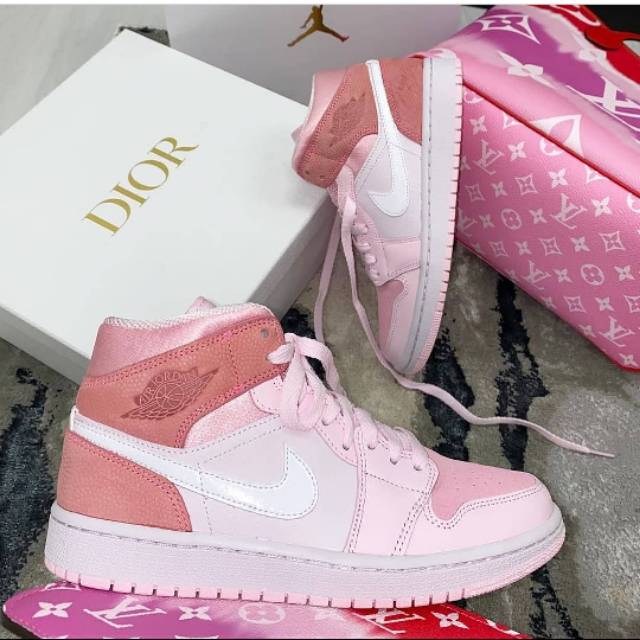 air jordan 1 mid women's pink