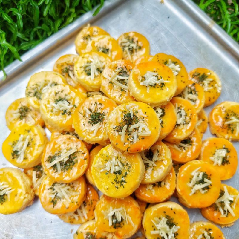 

garlic cheese cookies