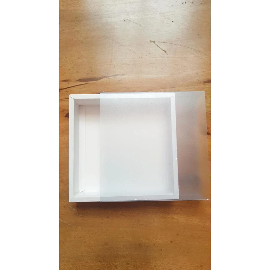 

20x20x5cm BOX PUTIH POLOS TUTUP MIKA BURAM