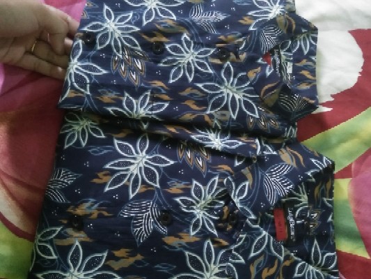 Kemeja Batik Couple Ayah Anak Warna Biru Navy Motif Bunga