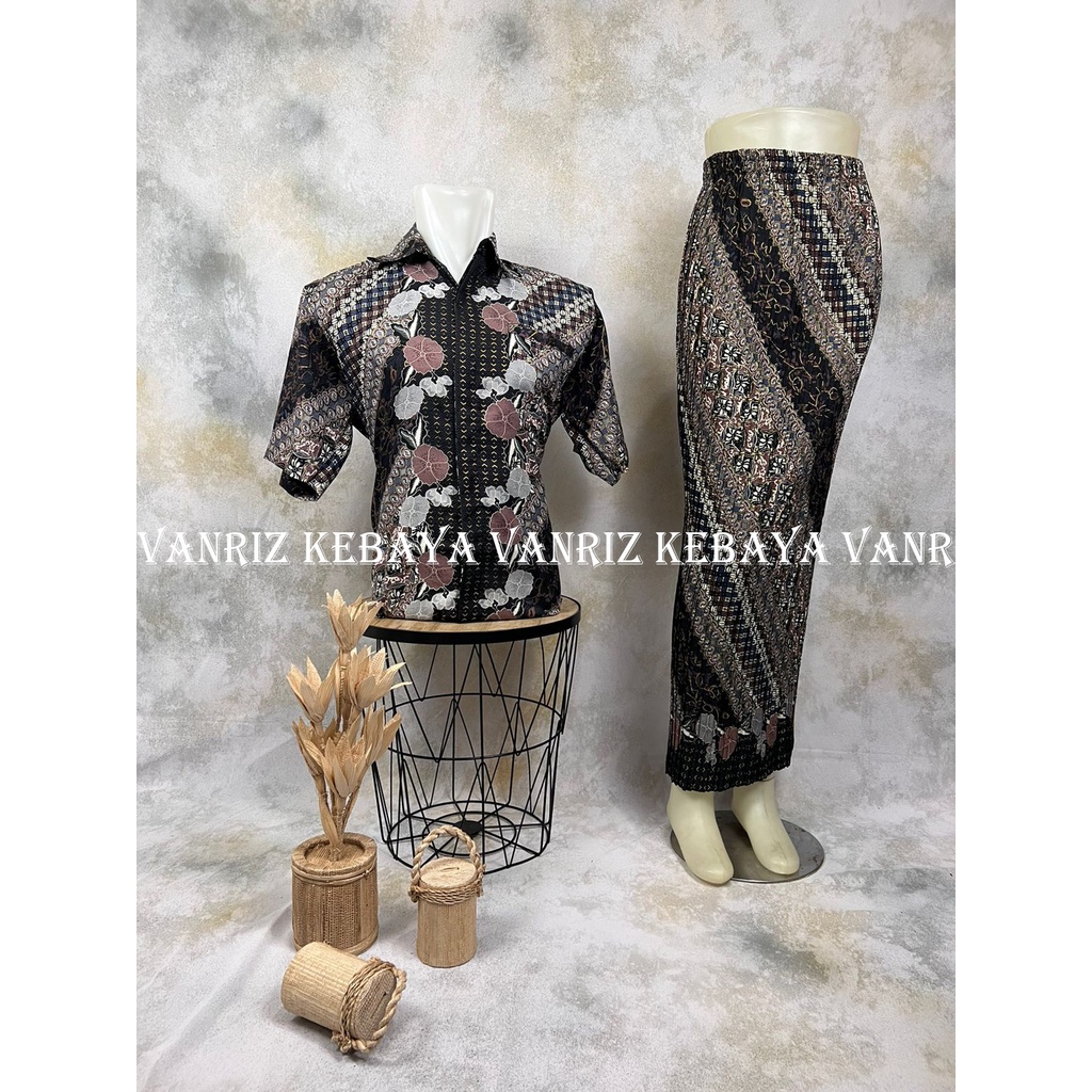 BATIK COUPLE / BAJU BATIK COUPLE LENGAN PENDEK/ BATIK SET / BATIK LENGAN PENDEK / BATIK COUPLE ROK PLISKET / ROK PLISKET BATIK COUPLE