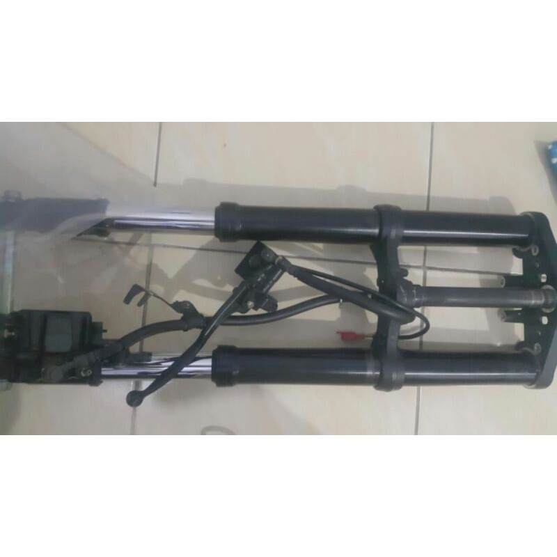 USD R15 v3 hitam