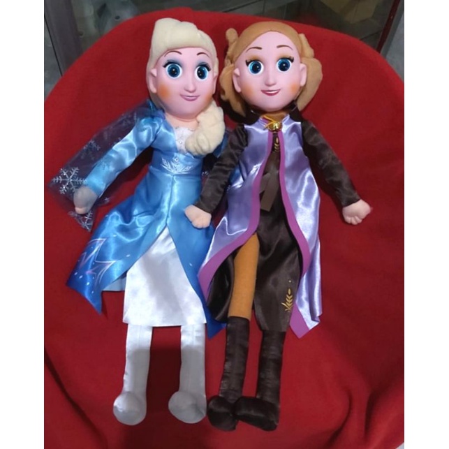 Boneka karakter frozen elsa ana