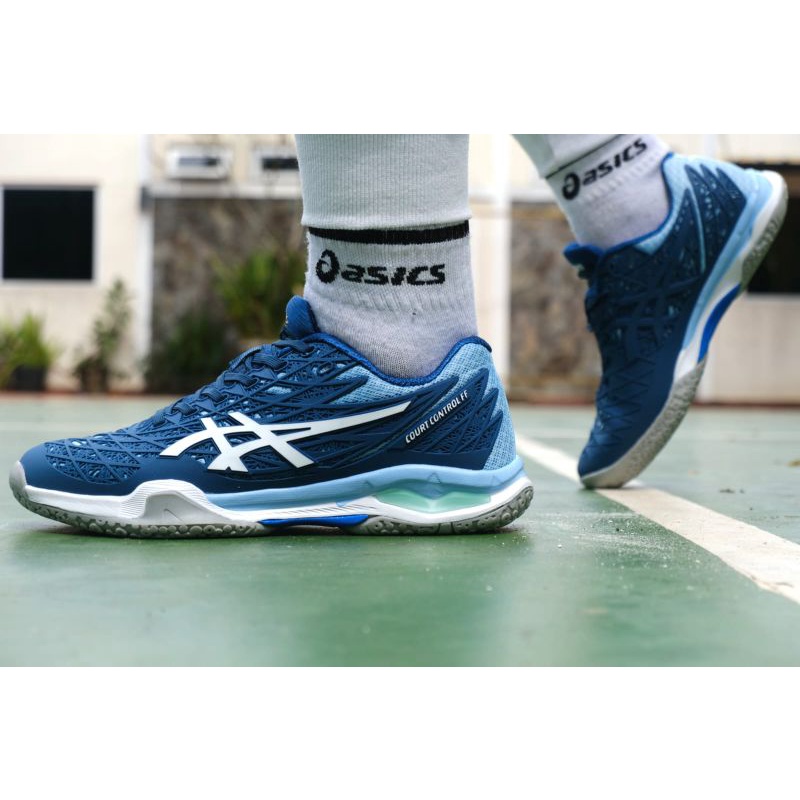 Sepatu Voli Badminton court control FF