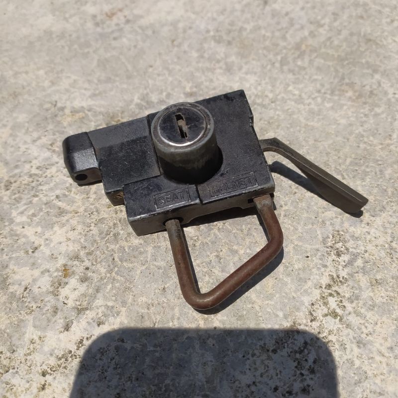 kunci jok jog sadel motor yamaha Rxz RXZ original copotan motor murah