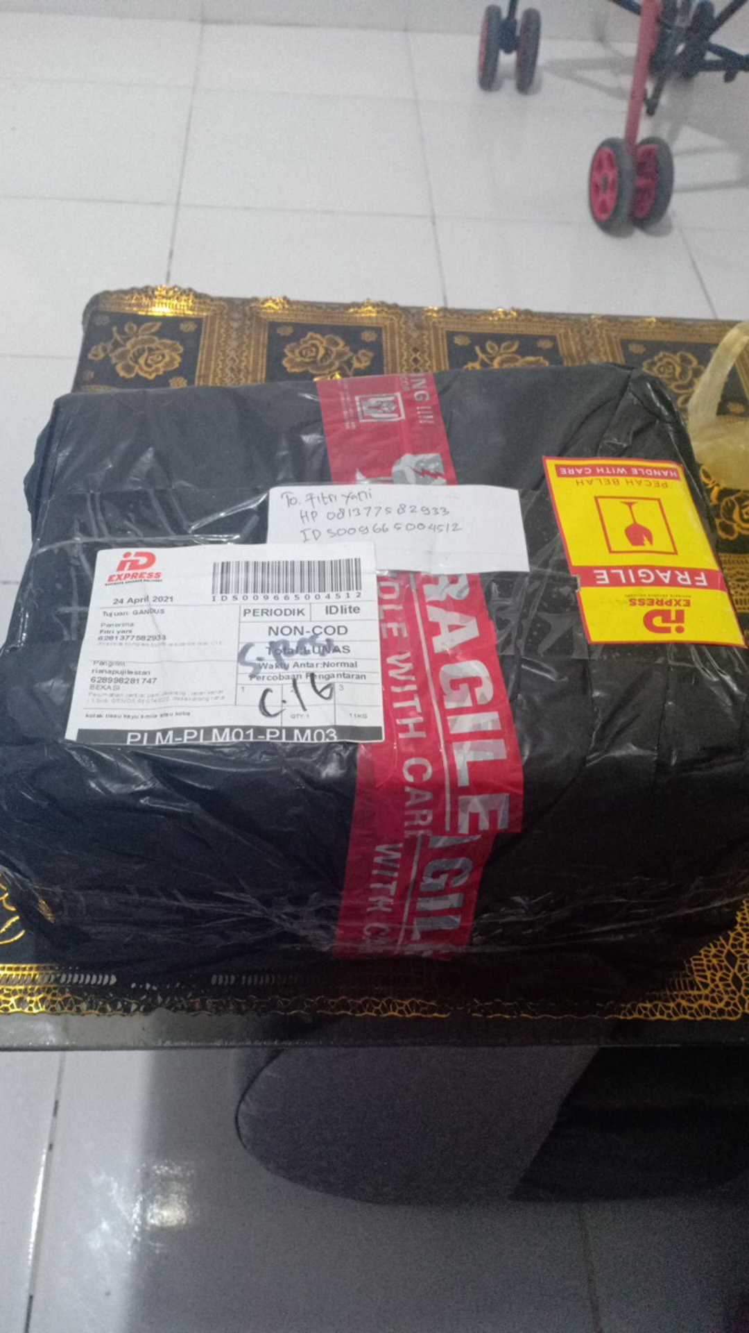 Kotak Tissu Kayu Smile Atau Kotis
