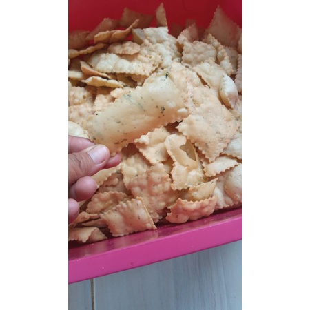 

Kripik Bawang//Snack murah kripik bawang 13.000
