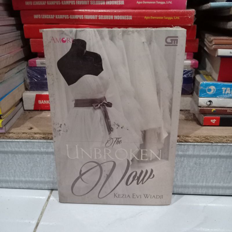 obral buku murah Novel best seller // remaja // wattpad // fantasi // sastra // fiksi // non fiksi part 30-Unbroken 33