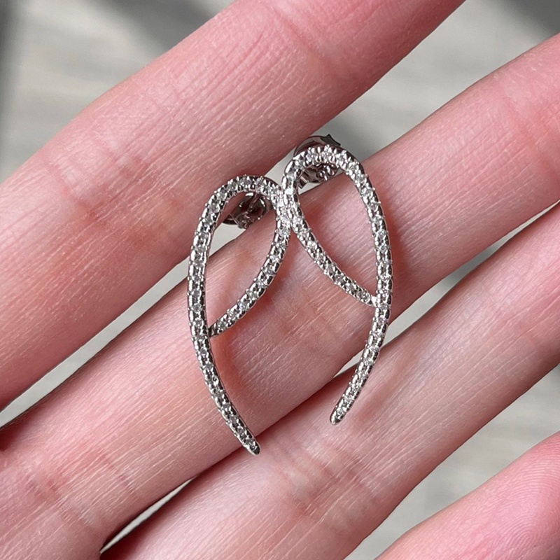 Anting Stud Panjang Bahan Cubic Zirconia Warna Silver Untuk Wanita