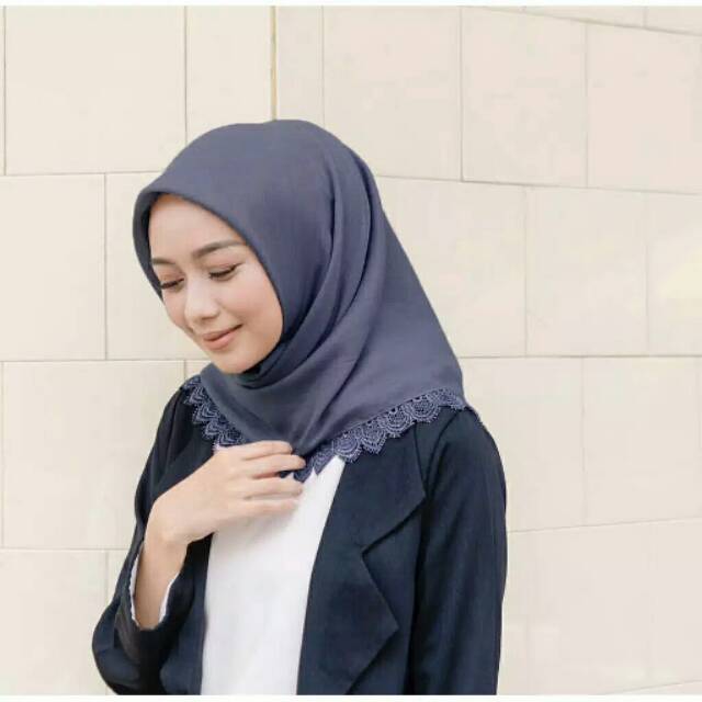 Prelove lalace hijab snowy vanilla hijab