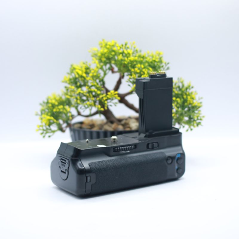 TERLARIS BATERAI GRIP FOR CANON 500D & 550D / 600D /650D /700D MURAH
