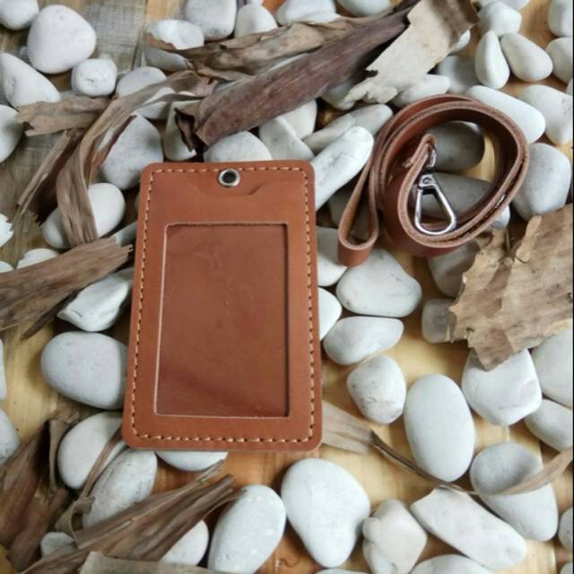 

Name Tag Holder Kulit