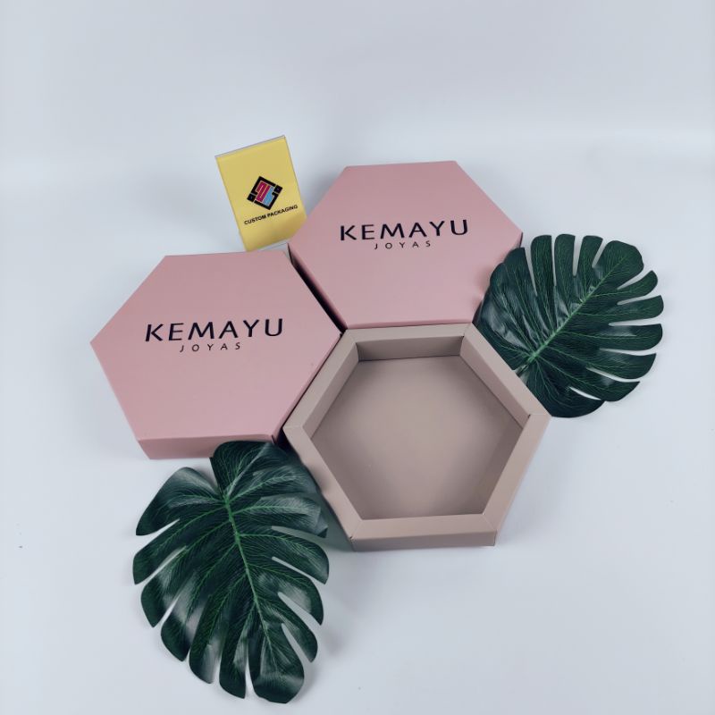 

[ HEXAGON BOX ] CUSTOM KEMASAN / PACKAGING PREMIUM UNTUK BAJU, KERUDUNG, KAIN, PARFUM, MAKANAN DLL