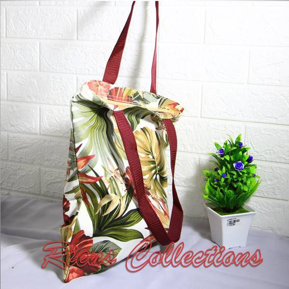 RIENS COLLECTIONS. SET TOTEBAG DAN POUCH KANVAS MOTIF BUNGA SEPATU