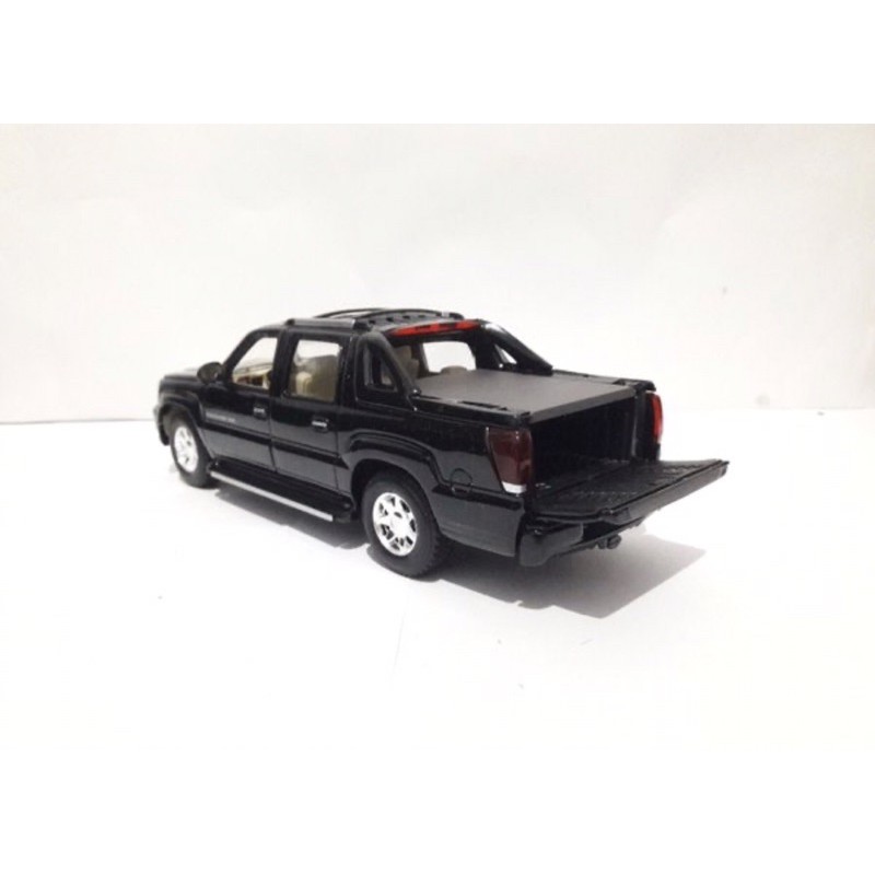 Diecast Welly nex Cadillac Escalade Ext