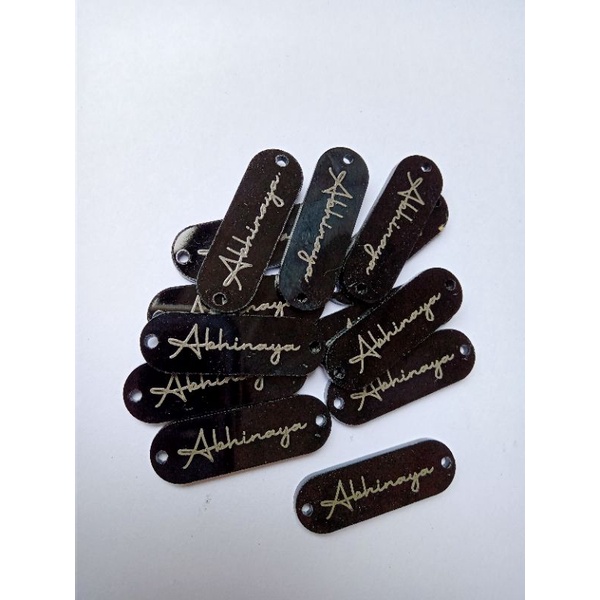 

50 pcs label akrilik semi oval, hitam, ukuran 1x3 cm