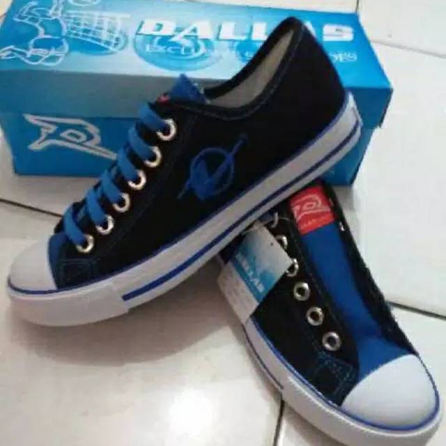 Dallas campus sneakers