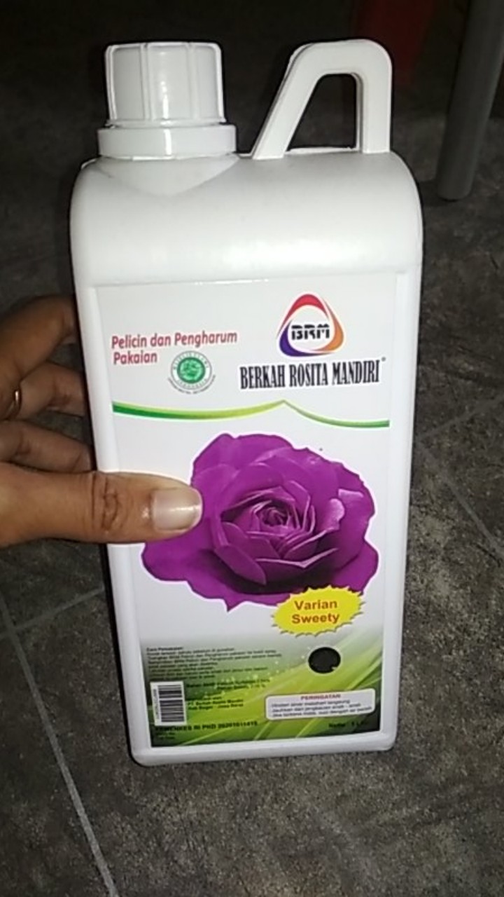 Parfum Laundry Pelicin Dan Pewangi Pakaian