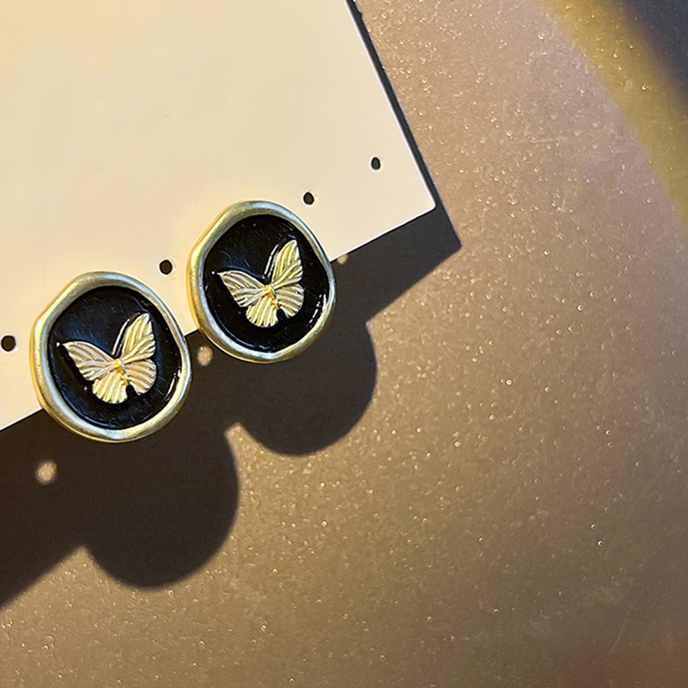 Anting Stud Enamel Bentuk Butterfly Bulat Warna Emas Hitam Gaya Vintage Korea Untuk Wanita