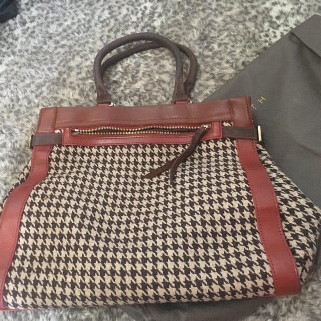 Preloved Tas branded charles n keith