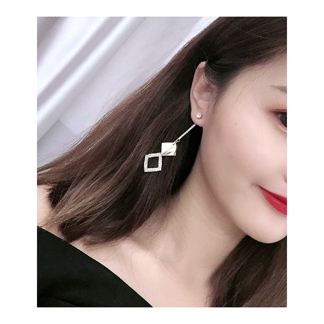 LRC Anting Tusuk Fashion Golden Geometric Tassel Earrings With Diamonds D73215