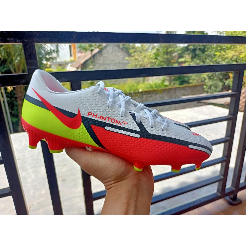 Nike Phantom GT2 Academy FG/MG