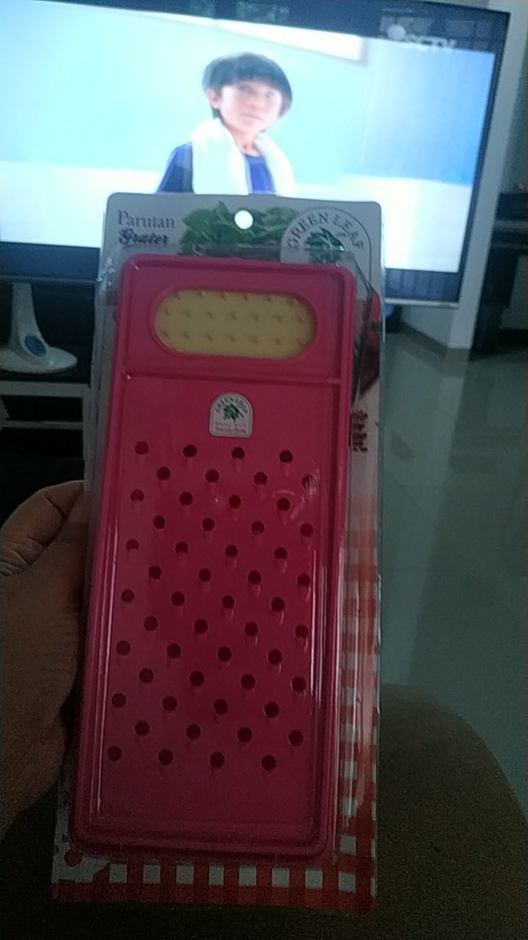 Batamgrosir.id | Parutan Sayur - Parutan Keju Dengan Wadah - Pemarut Kentang Green Leaf 3123