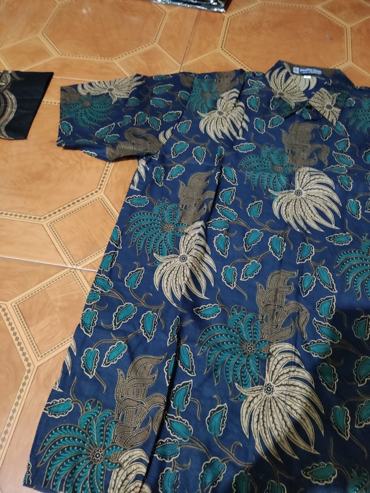 Hem Batik Pria Lengan Pendek Motif Daun Pohon Hijau Biru Batik Pekalongan Jawa