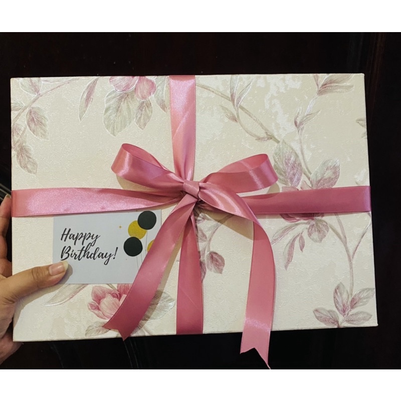 

HARDBOX BOX PACKING UNTUK KADO NIKAHAN ULANG TAHUN LEBARAN NATAL