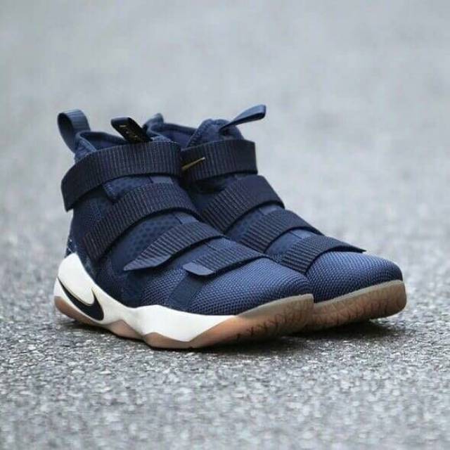 navy blue lebron soldier 11