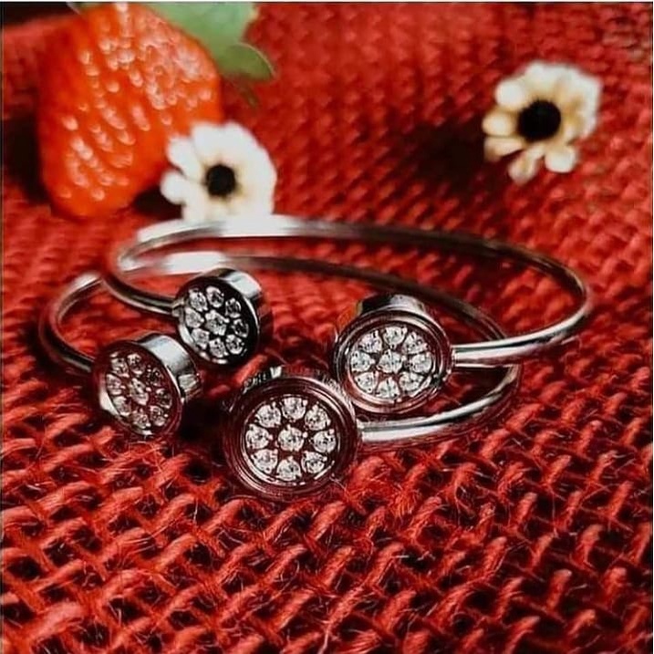 GELANG Terapi Kesehatan Magnetic Pendant /GELANG Bio Glass Energi /GELANG Therapy Kesehatan