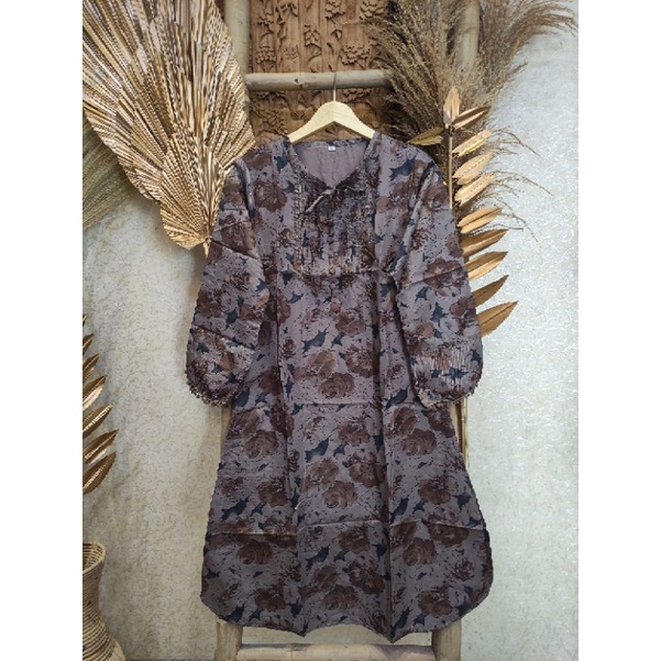 TUNIK BUSUI KANCING DEPAN FULL MOTIF BUNGA TANGGAN KARET LD 110