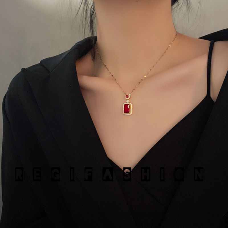 Kalung Wanita Titanium Kalung Wanita Korea Liontin Delima Merah/Hijau Anti Karat Tidak Luntur