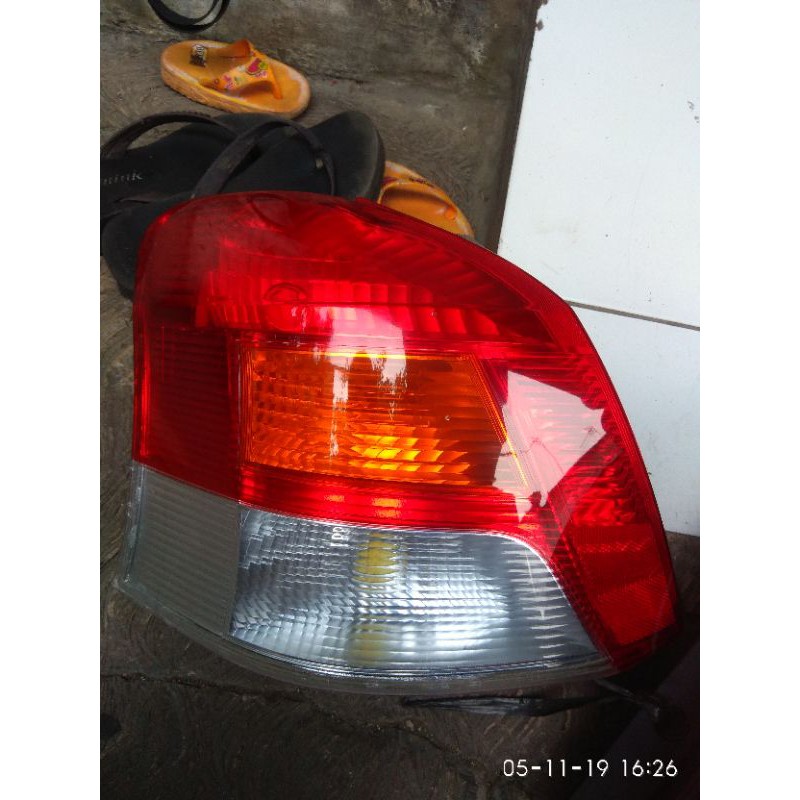 stoplamp yaris 2010