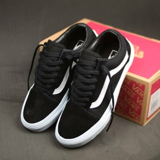 SEPATU VANS AUTHENTIC FULL BLACK HITAM POLOS WHITE PUTIH OLDSKOOL ERA SK8 PREMIUM BNIB ICC IFC DT