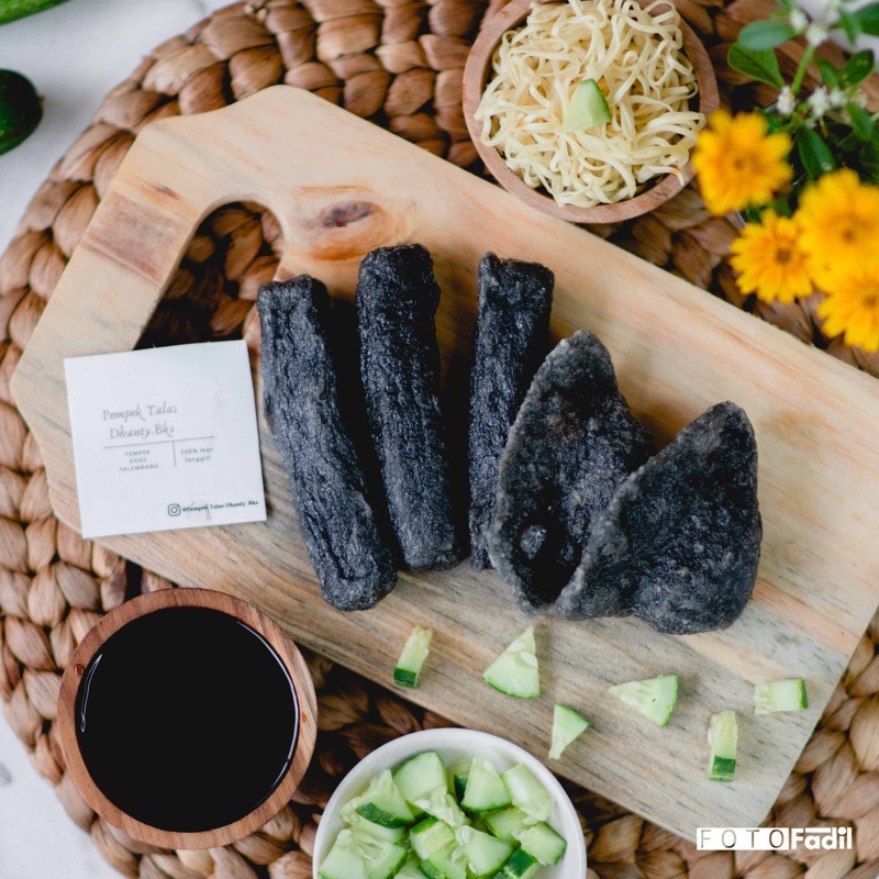

PEMPEK BLACK CUMI @pempektalasdhanty.bks