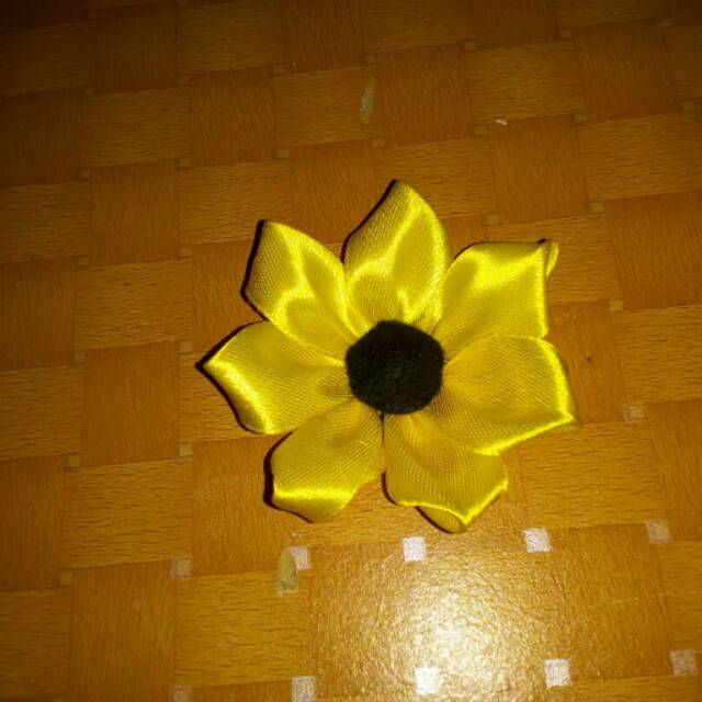 Sunflower bros pita satin/ Bros hijab jilbab kerudung/ souvenir nikah