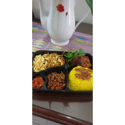 

NASI KUNING BOX