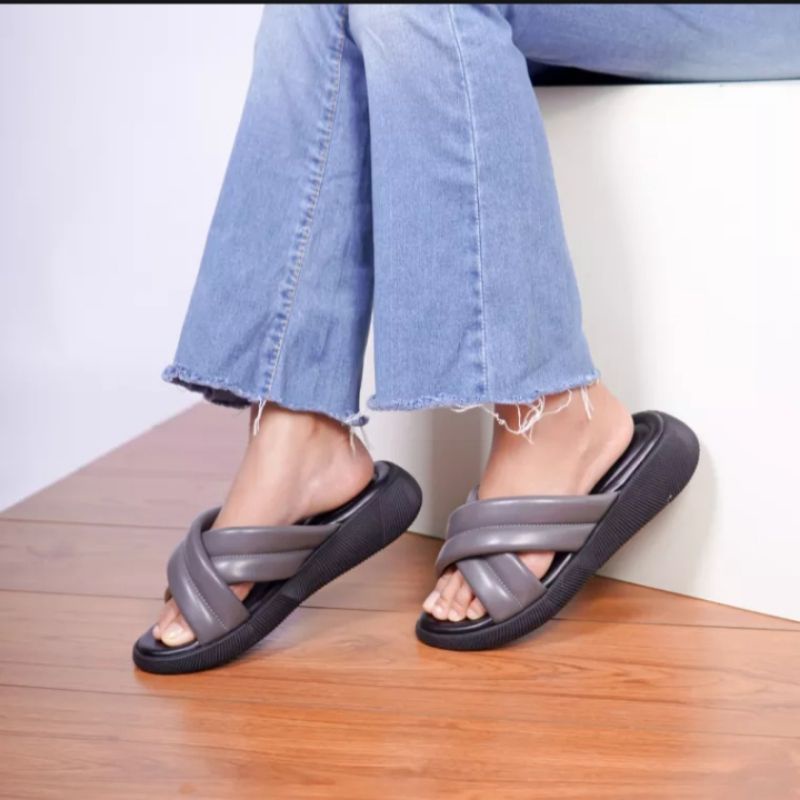 Sandal Wanita Silang Wedges Empuk Kekinian