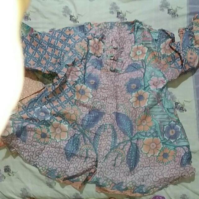 Atasan Blouse Batik Model Lengan Lonceng