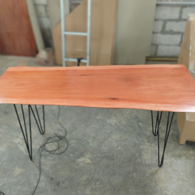 Meja Makan Industrial Minimalis Kayu Solid Mahoni