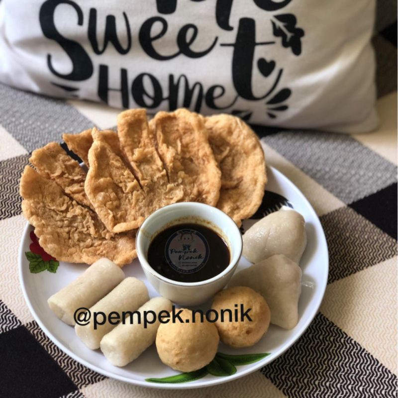 

Nonik 1 mix 10pcs pempek palembang asli