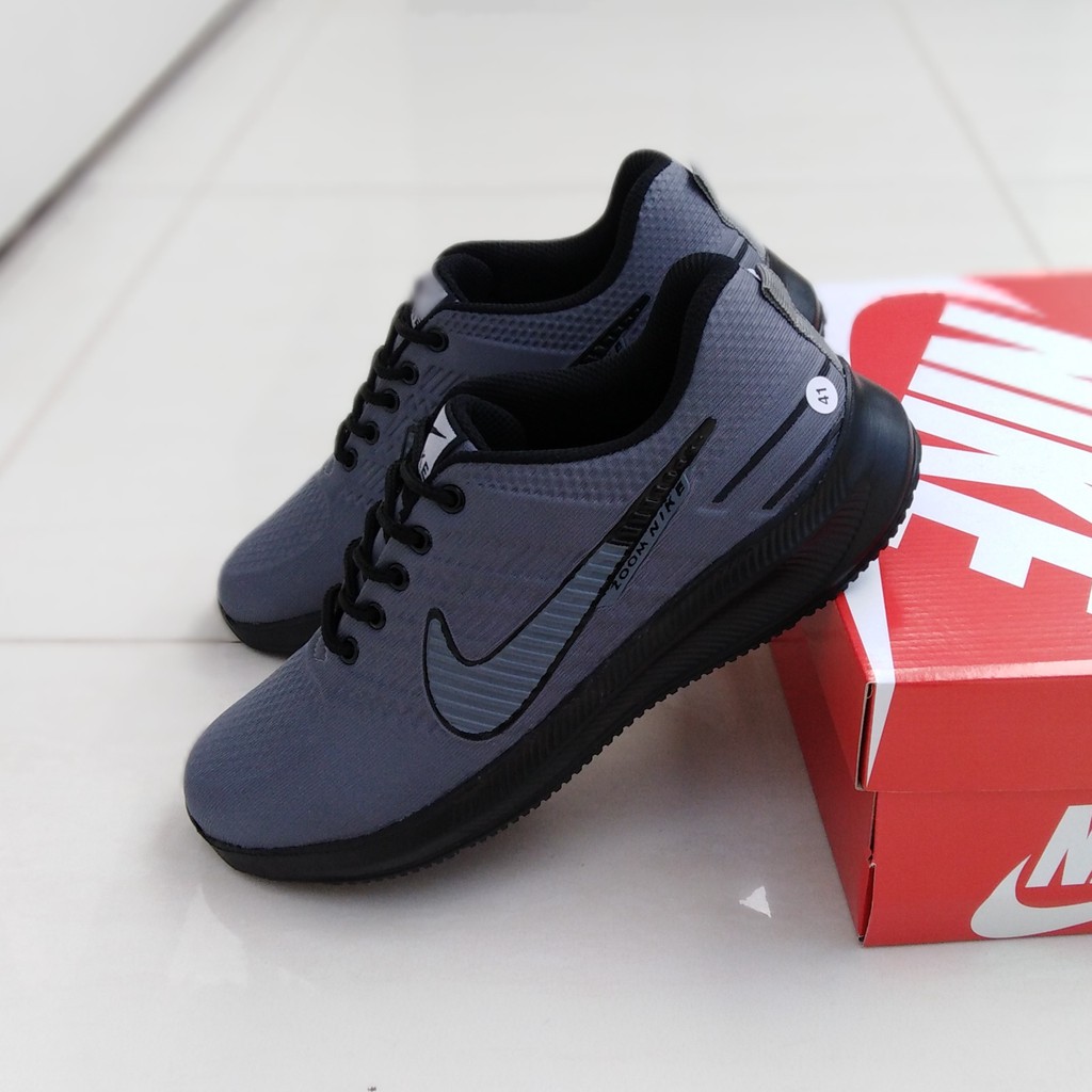 harga sneaker nike original