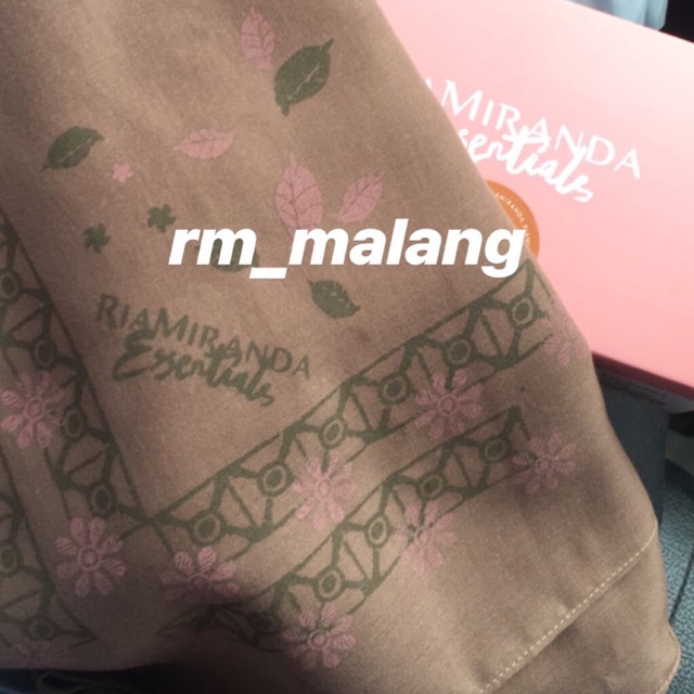 trantan scarf ria miranda jarik polos