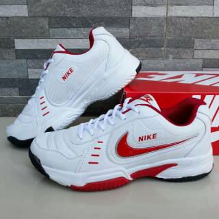  Sepatu  Tennis Pria  Nike Impor Olahraga Murah  Banget 