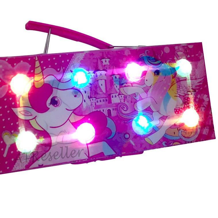 

Z06 Kotak pensil kode 3d lampu 3 tingkat tempat pensil susun kunci password Terbaru