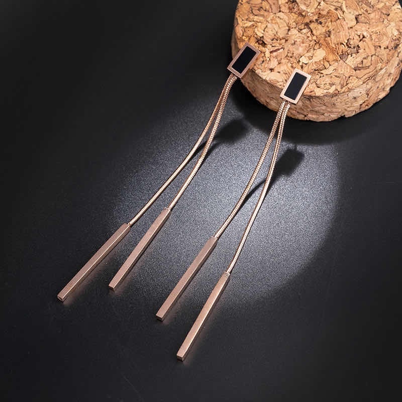 Anting Titanium Guci Black Square Premium