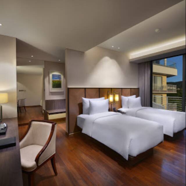 Voucher Hotel Golden Tulip Holland Resort Batu Malang