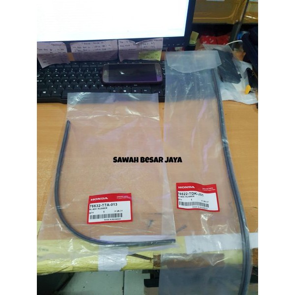 Karet Wiper Wifer Kaca Depan SET 2 Buah Kanan Kiri Honda HRV HR-V E Prestige 2015 2016 2017 2018