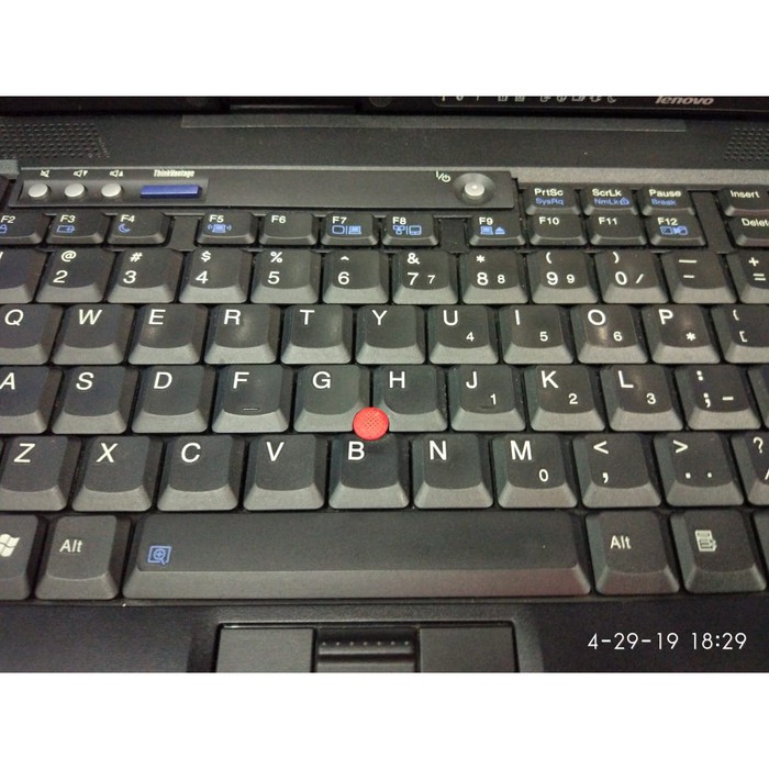 HARGA LAPTOP BEKAS || [WORKSTATION]  Lenovo thinkpad W500.. C2D T9400. VGA ATI 512mb 15". mulus